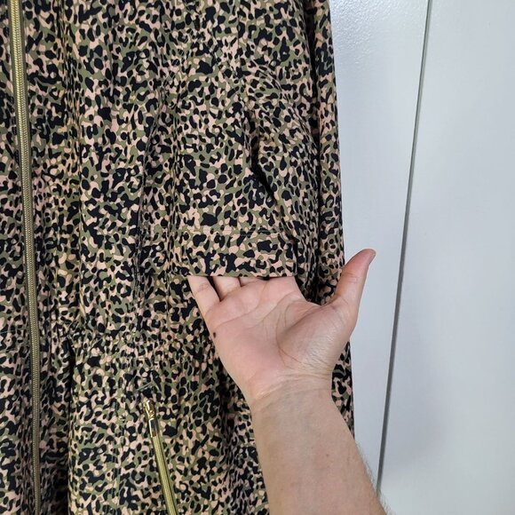 Chico's Zenergy Women's SZ 2/LG Cheetah Animal Print Anorak Jacket Green Pink - Picture 4 of 9